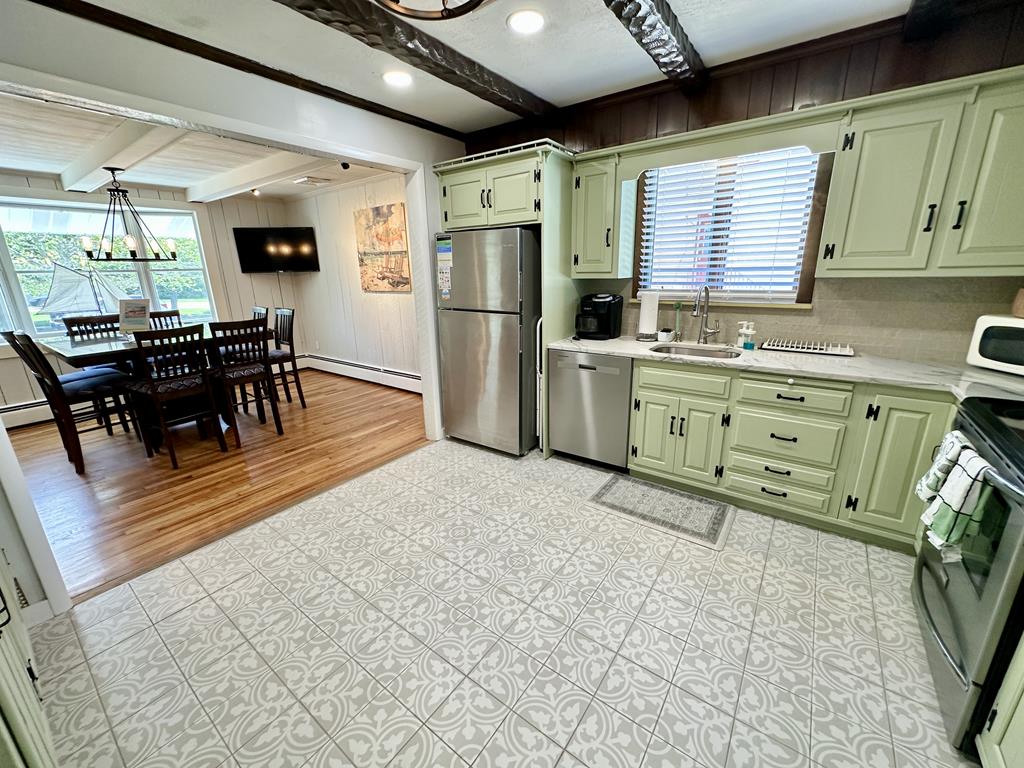 1061 Michgian - Heated Pool - Sleeps 12! | Photo 10