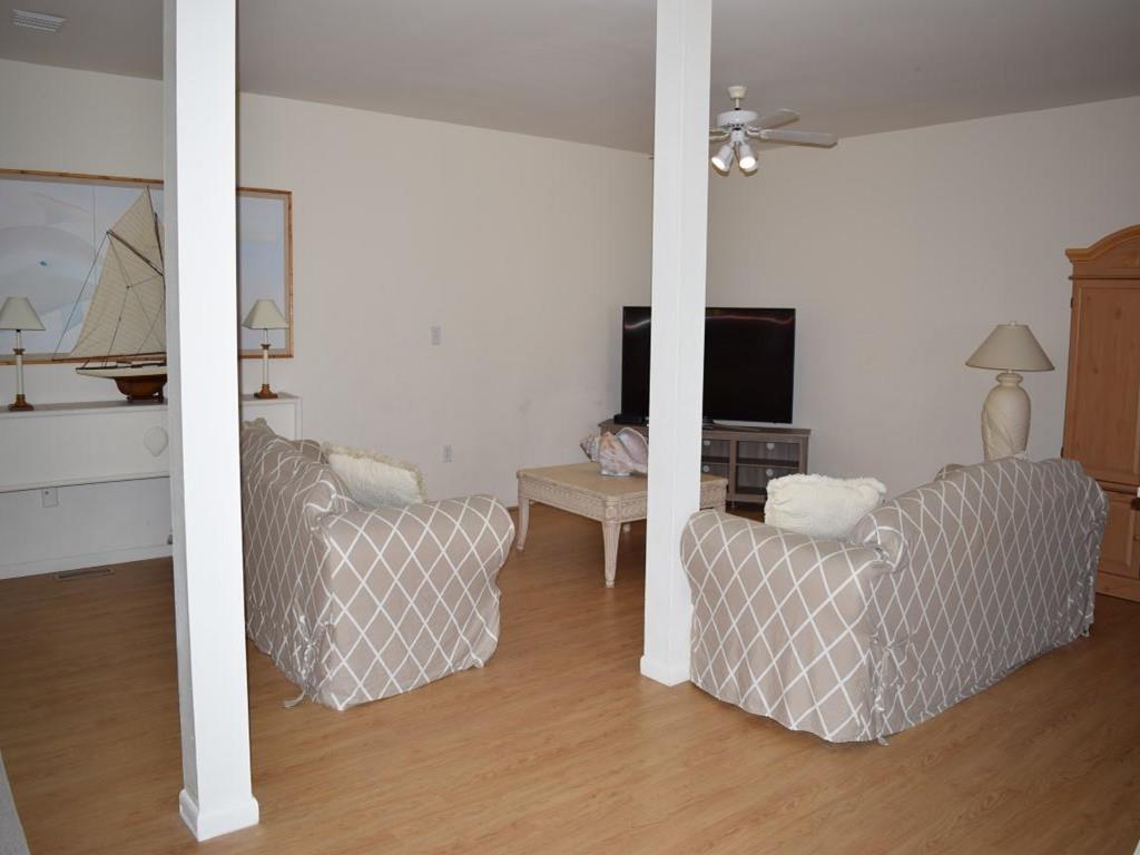 7904 Central Avenue | Photo 4