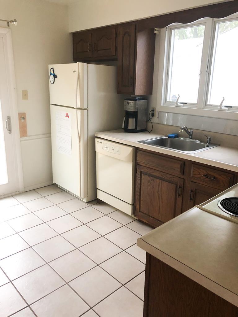 https://realtimerental.com/rrv10/RentalPhotos/1156/1156891.4.jpg