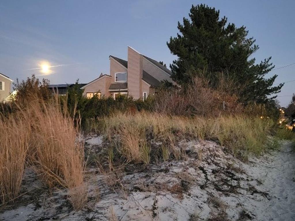 301 Frances Avenue. - Villas