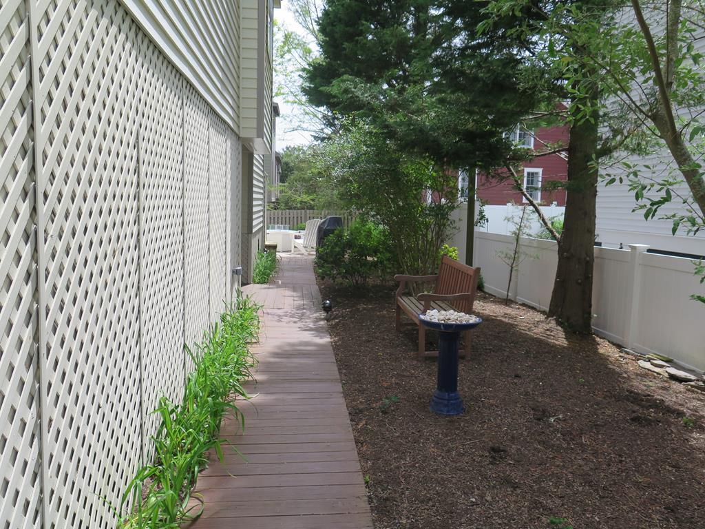 204 Princeton Avenue | Photo 4