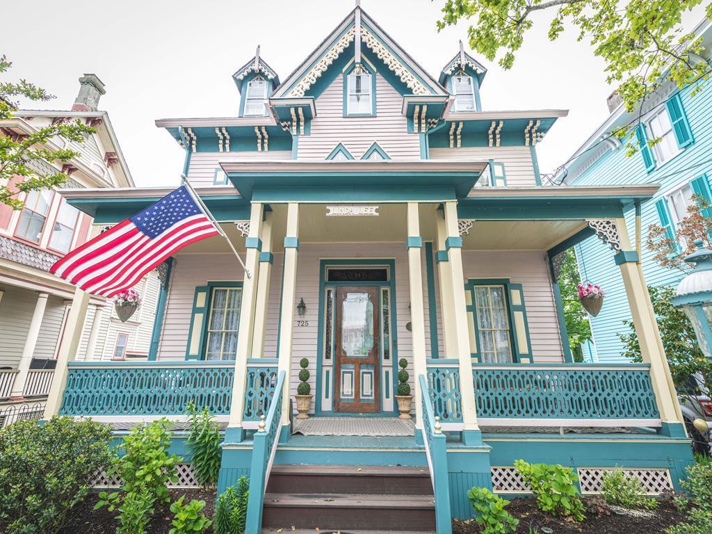725 Columbia Avenue - Cape May
