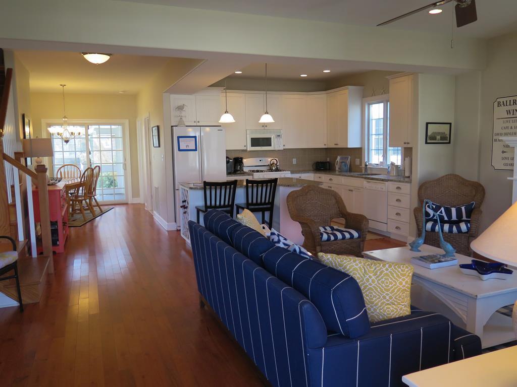 910 Columbia Avenue | Photo 3