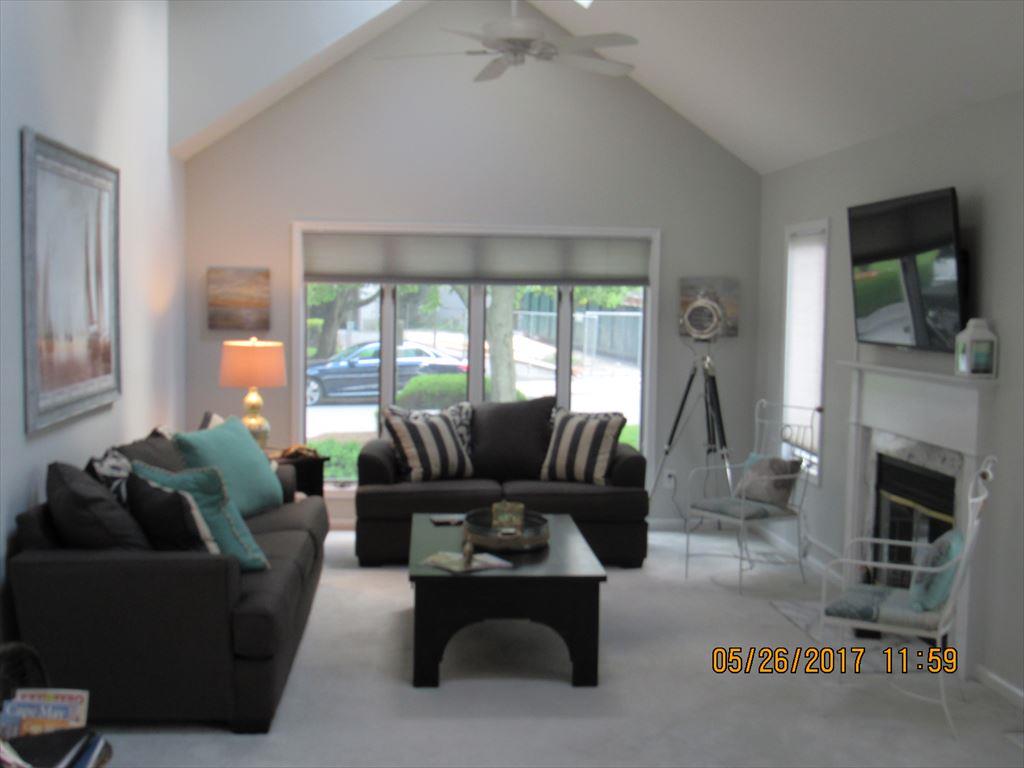 1001 Saint James Place | Photo 3