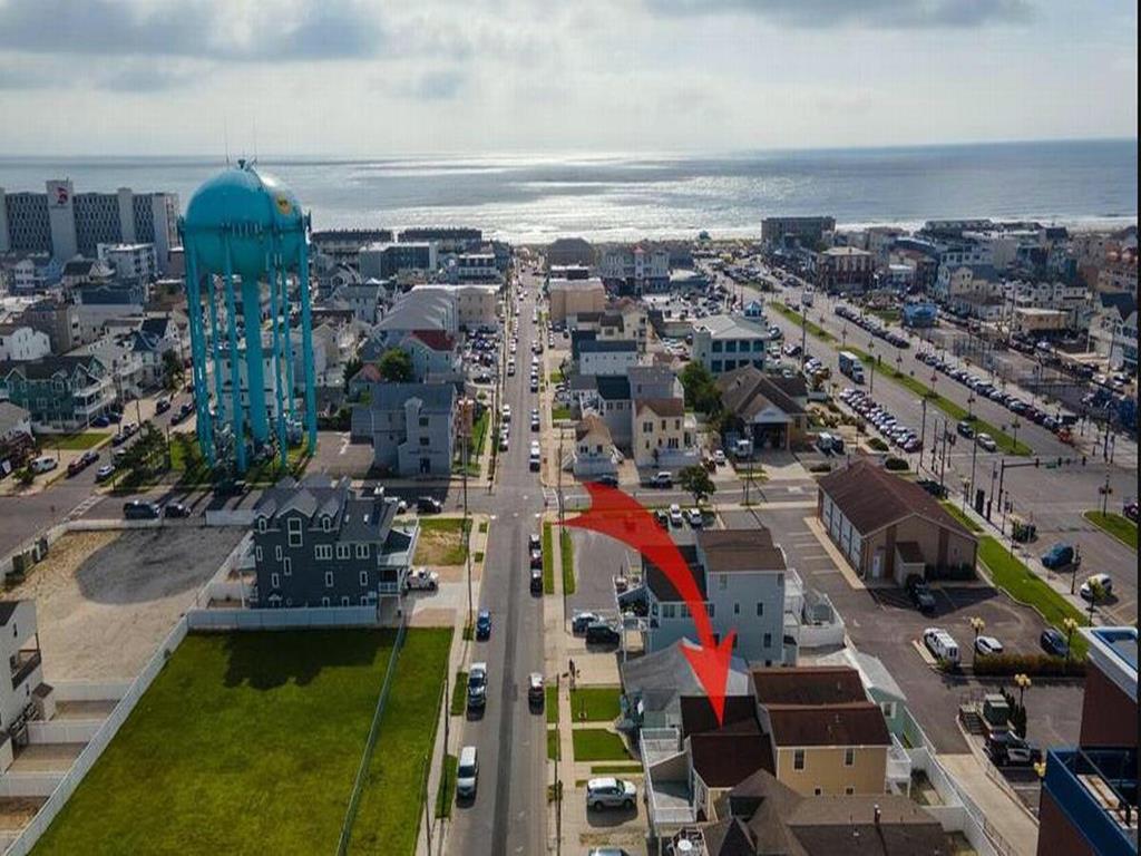 220 40th Street West, Sea Isle City (Center)