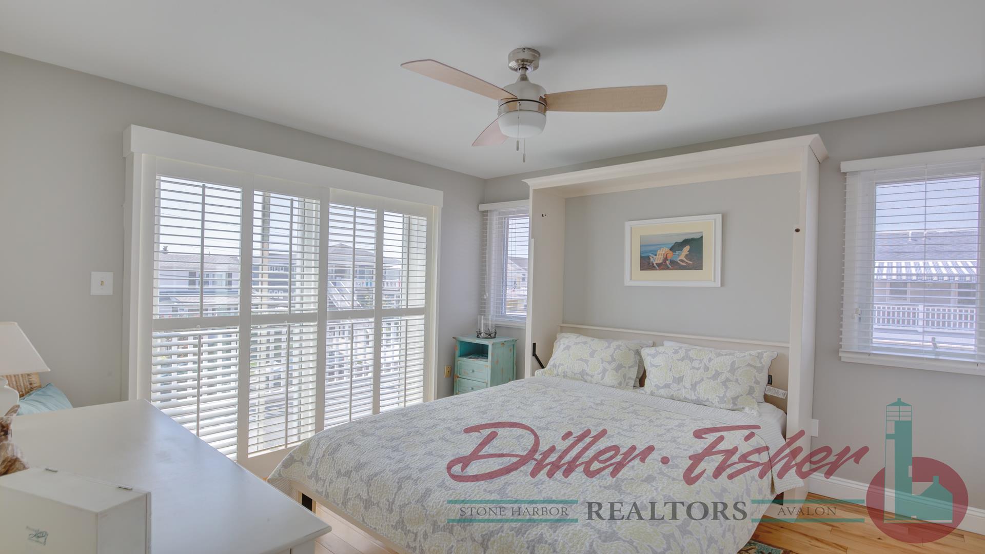 252 89th Street South, Stone Harbor (Mid-Island)