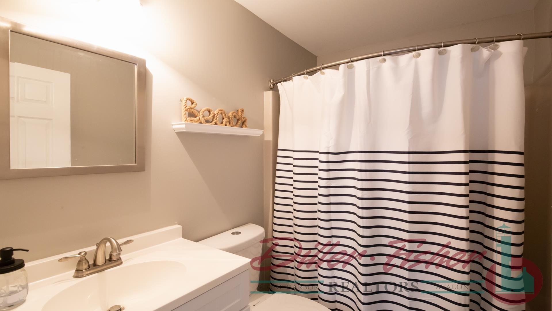 252 89th Street South, Stone Harbor (Mid-Island)