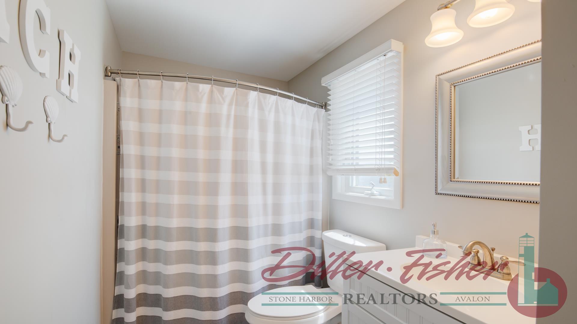252 89th Street South, Stone Harbor (Mid-Island)