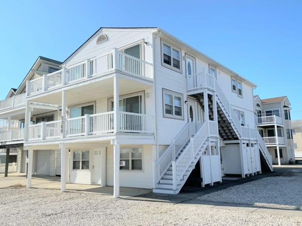 9300 Pleasure Avenue | Photo 3