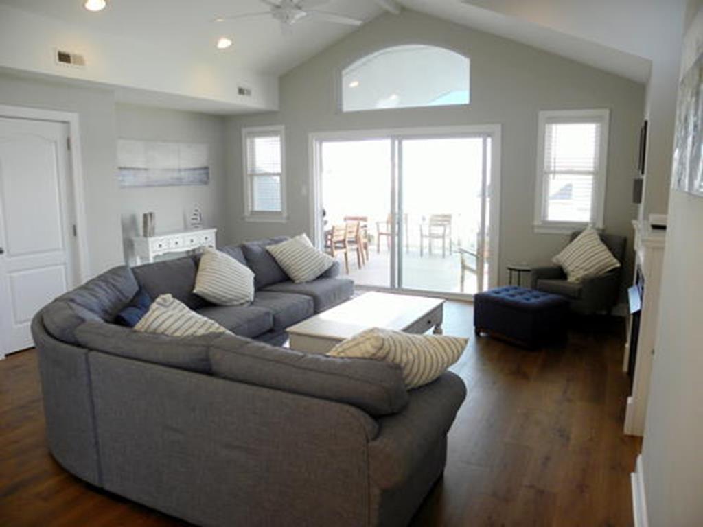 138 35th Street East | Photo 3