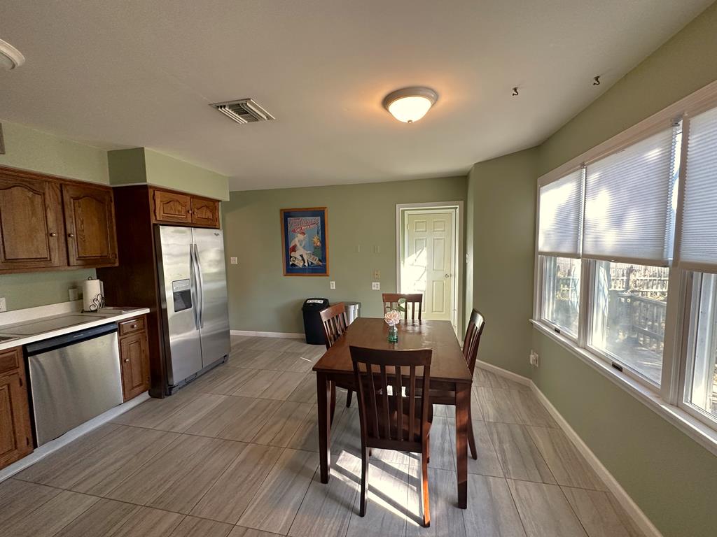 Pet Friendly - 3 Bedrooms on Lafayette! | Photo 18