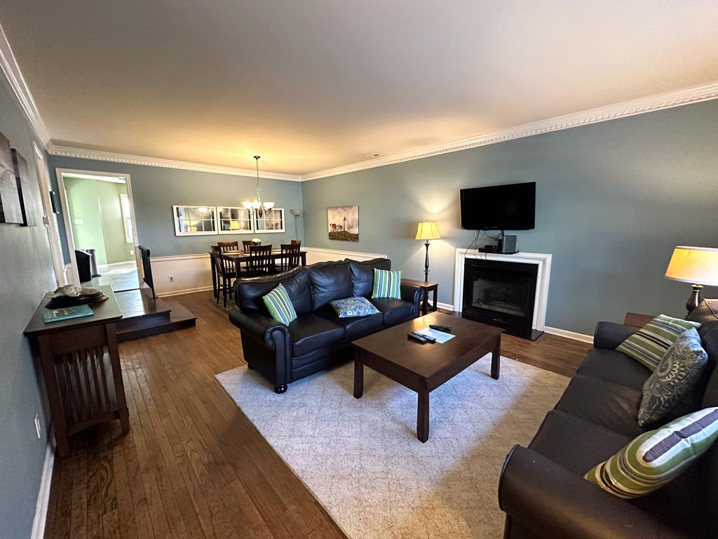 Pet Friendly - 3 Bedrooms on Lafayette! | Photo 5