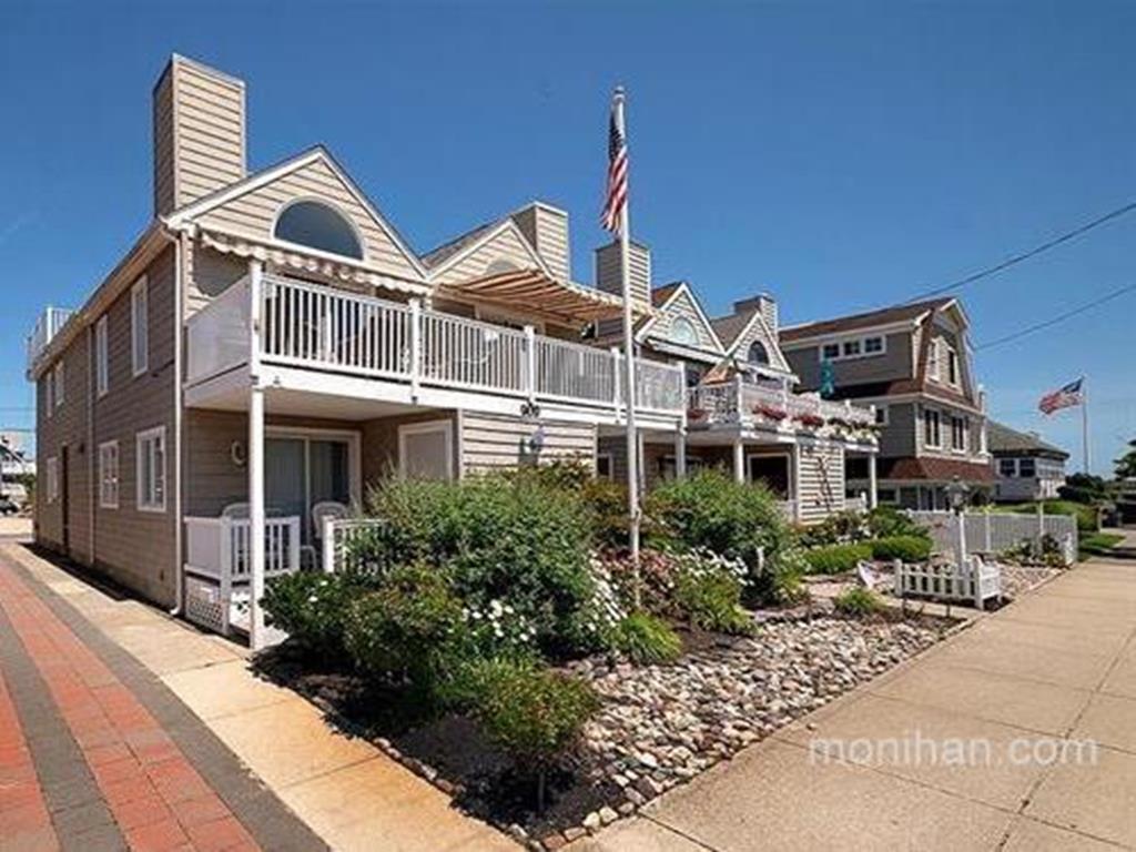 909 Saint  Charles Place, Ocean City