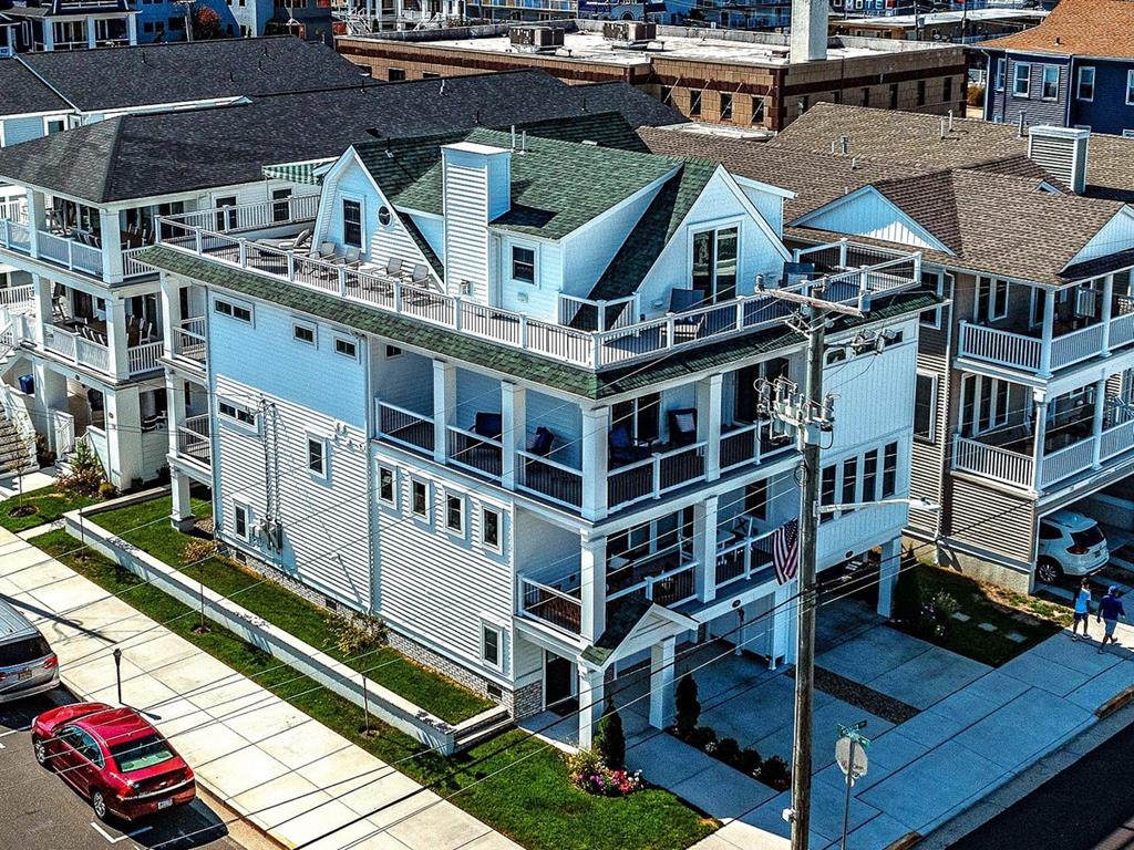 732 Moorlyn Terrace, Ocean City