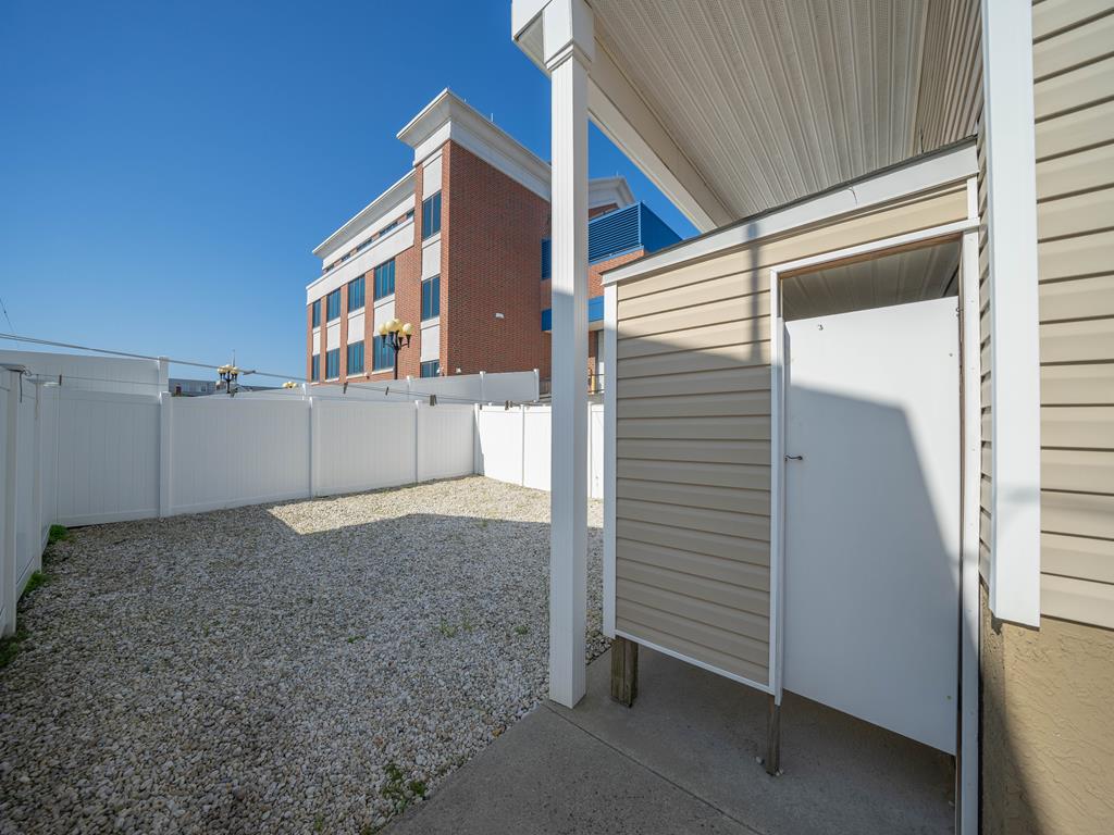 220 40th Street East 3