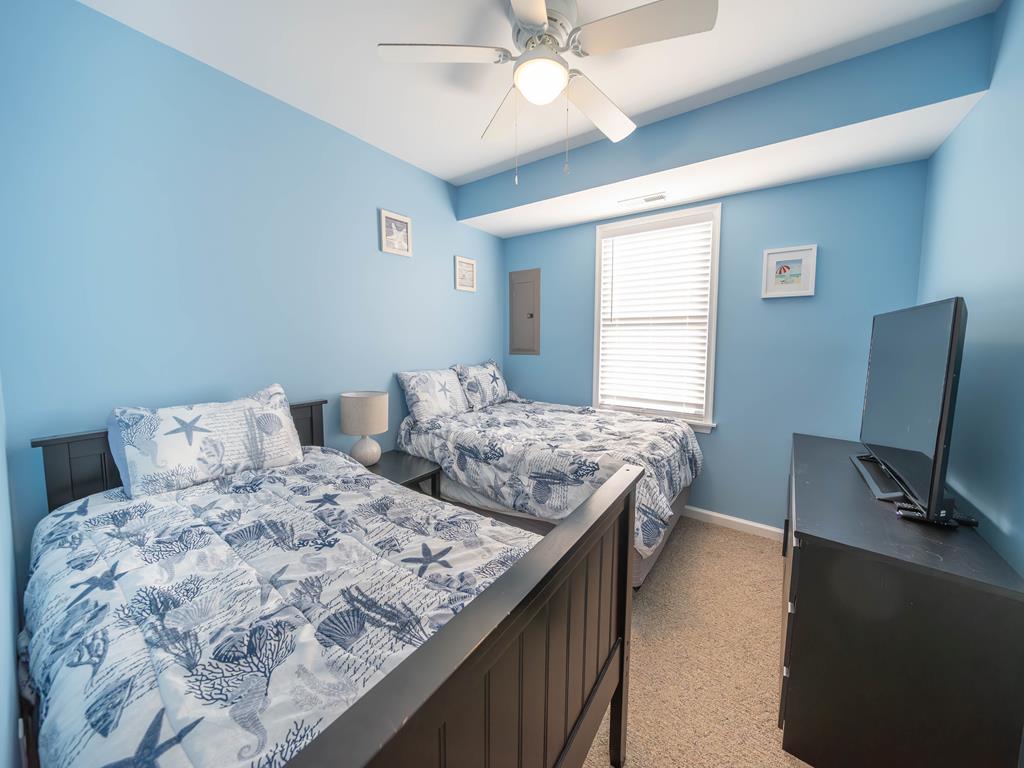 220 40th Street East 7