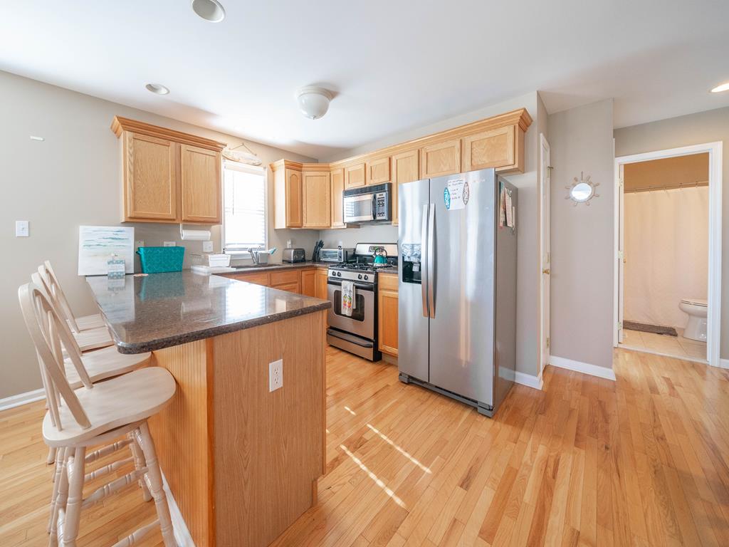 220 40th Street East 10