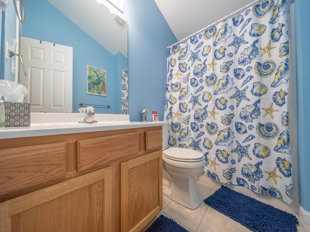 https://realtimerental.com/rrv10/RentalPhotos/1165/1165439.22.jpg