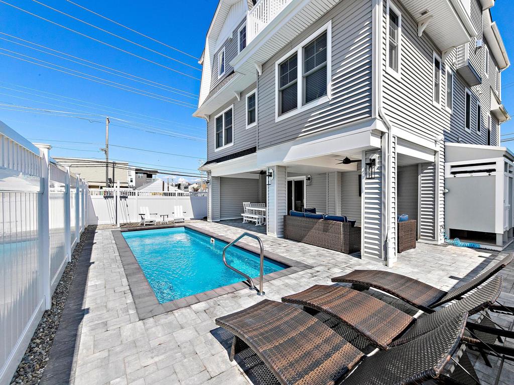 1307 Long Beach Boulevard, North Beach Haven (Ocean Side)