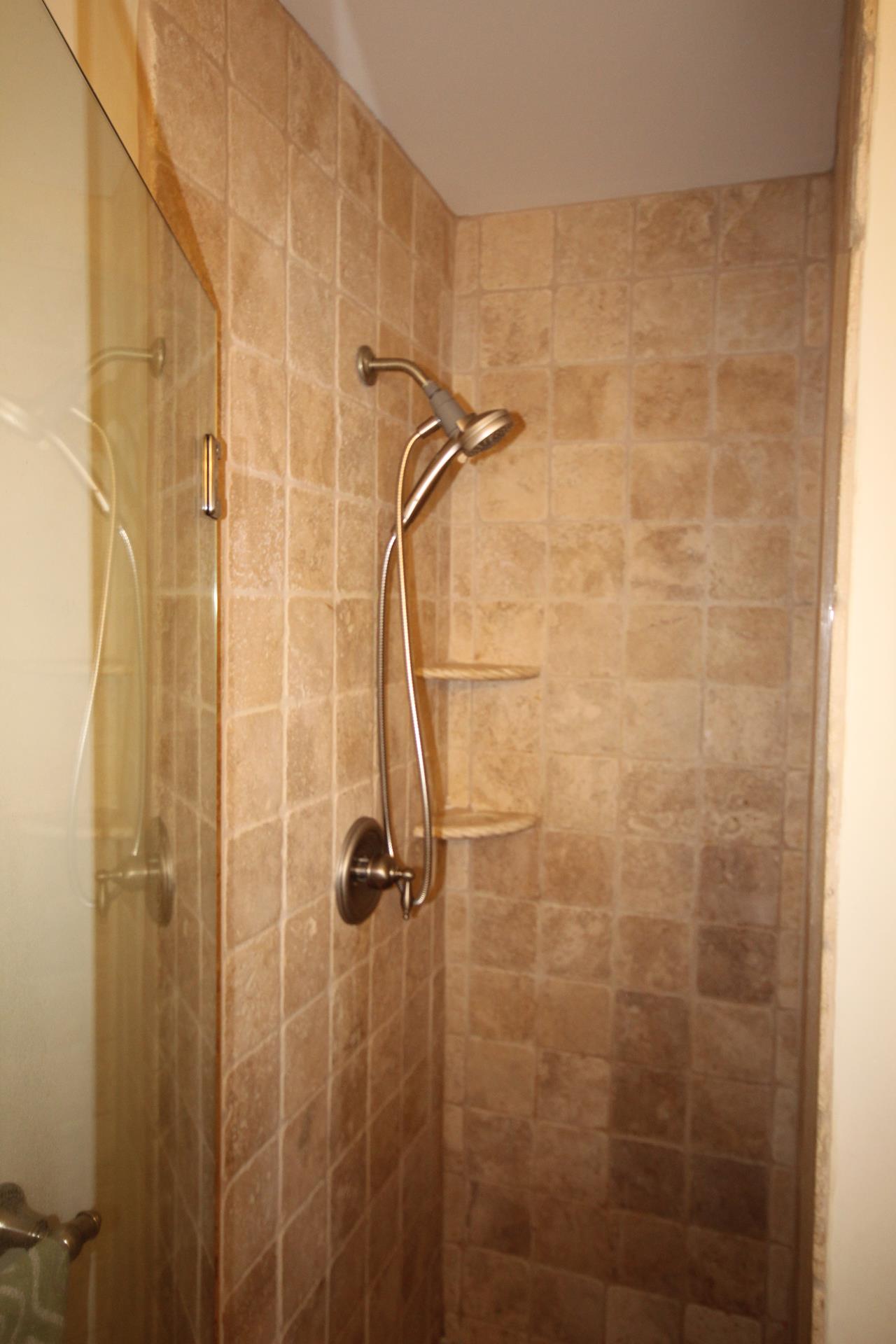 638 21st Street, Avalon (Center)