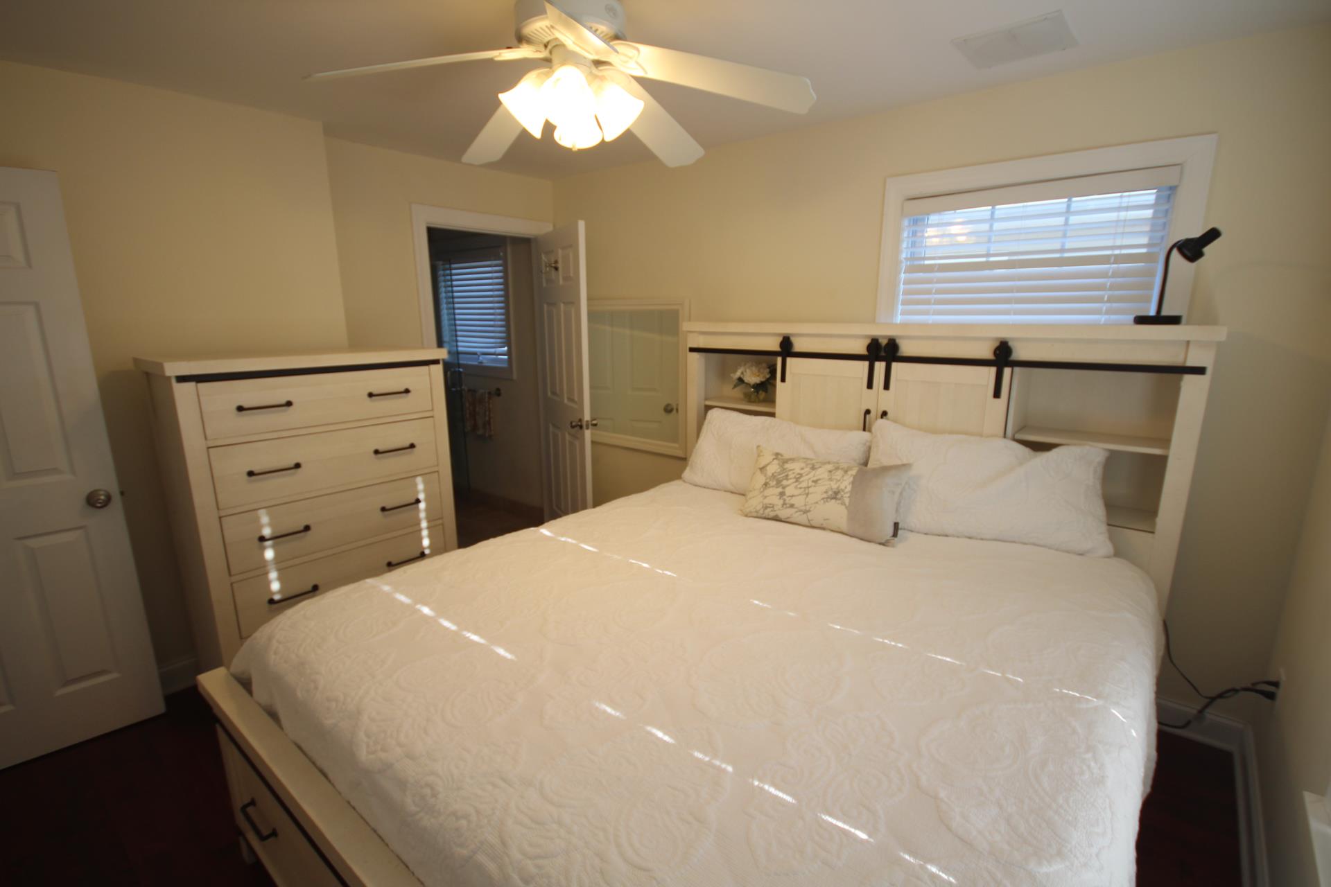 638 21st Street, Avalon (Center)