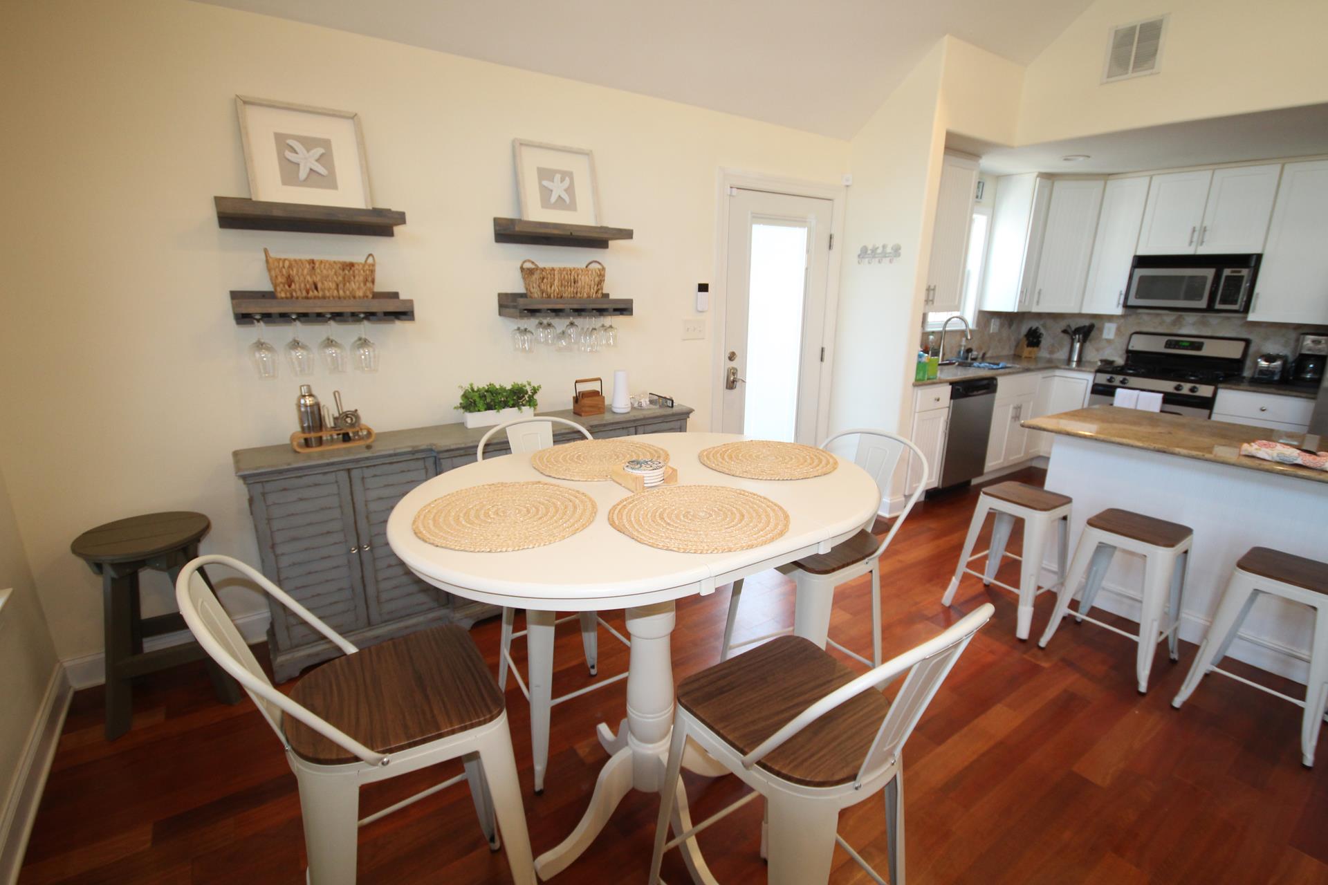 638 21st Street, Avalon (Center)