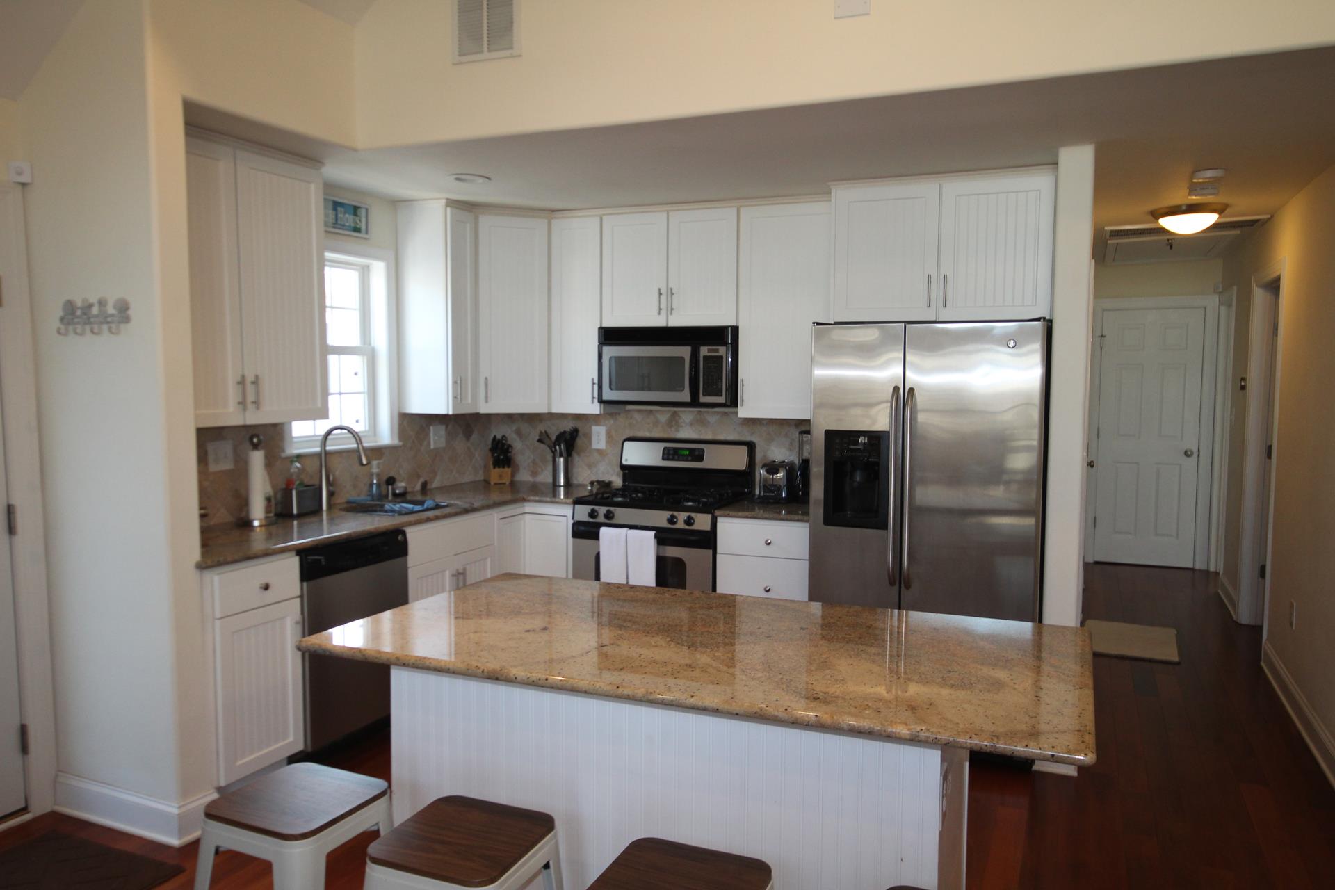 638 21st Street, Avalon (Center)