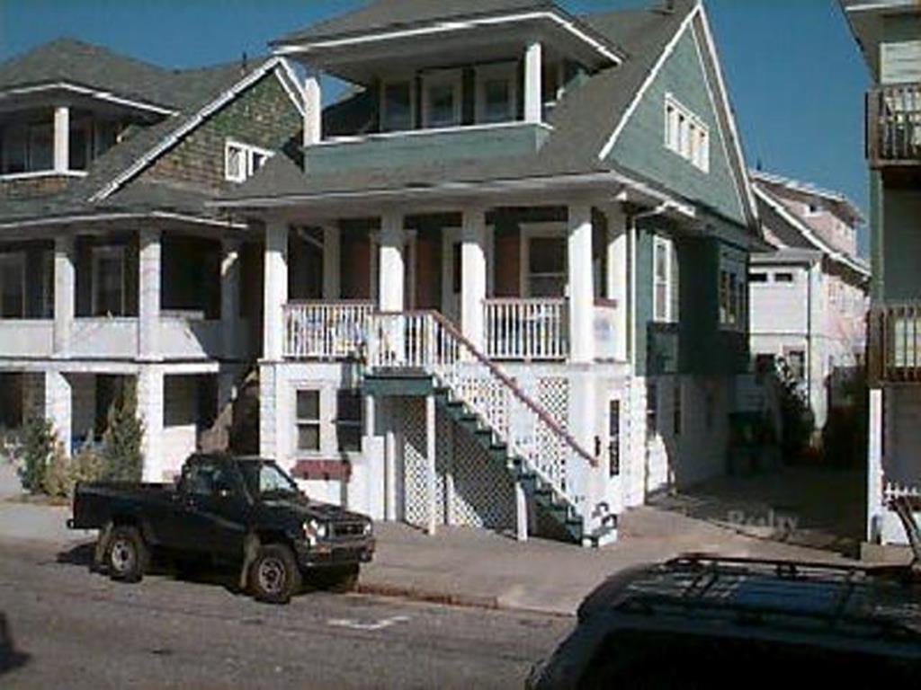 863-Delancey-Place-Ocean-City