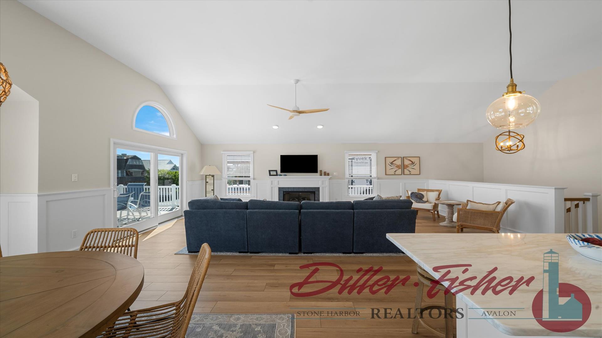 56 West 24th street, Avalon (2 Blocks to Beach)