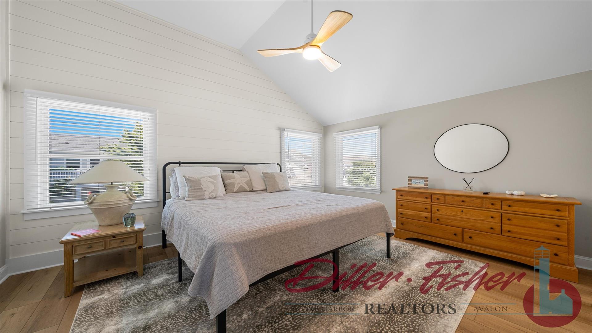 56 West 24th street, Avalon (2 Blocks to Beach)