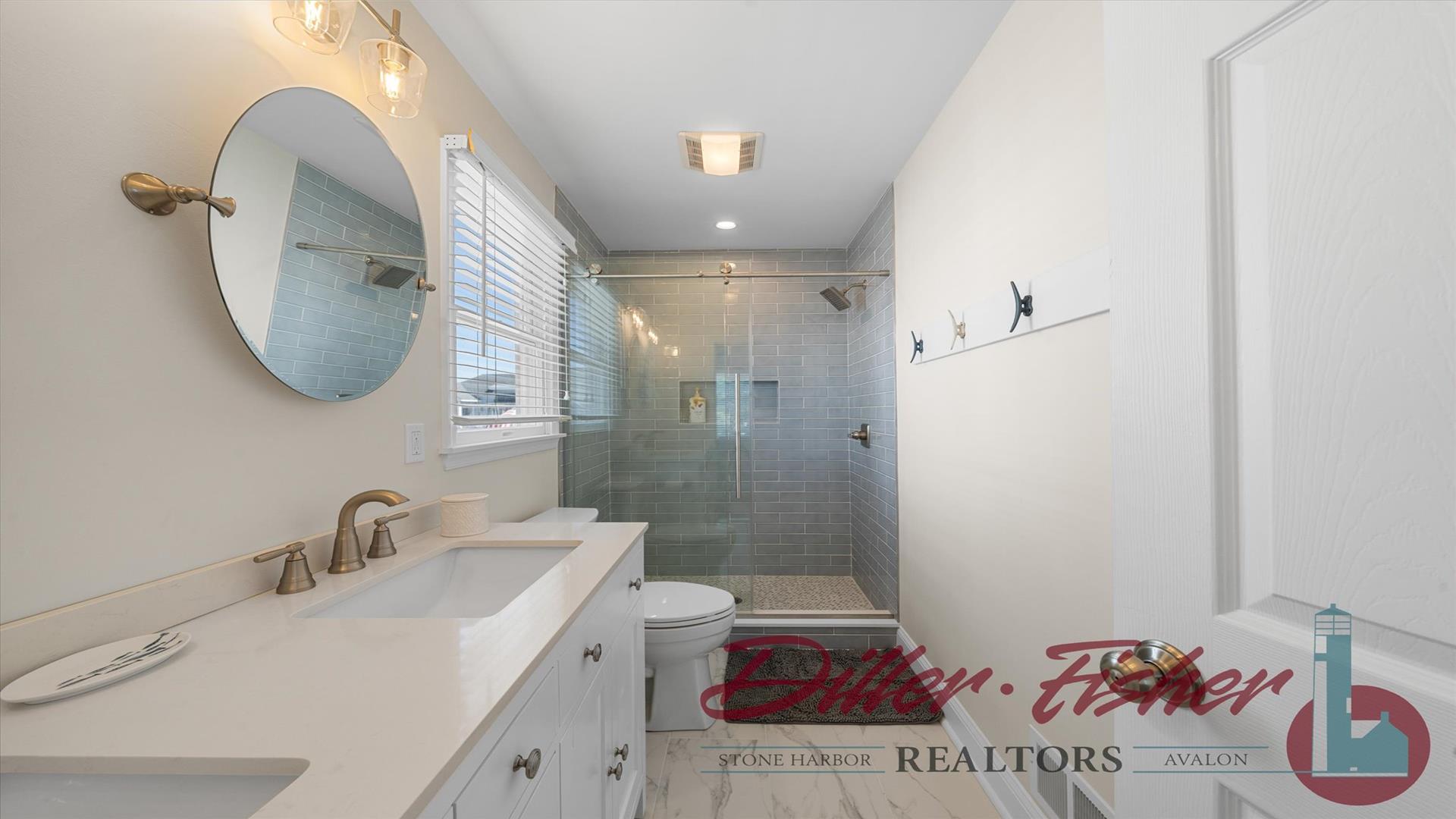 56 West 24th street, Avalon (2 Blocks to Beach)