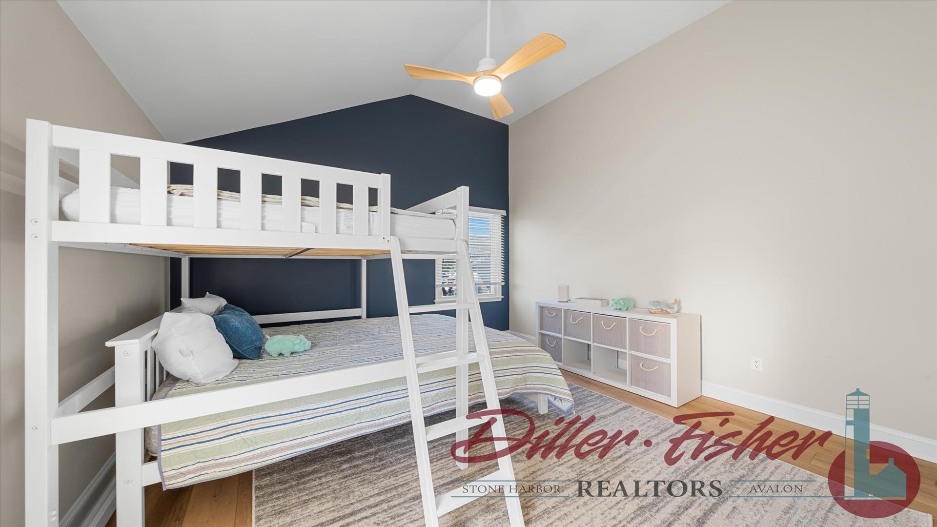 56 West 24th street, Avalon (2 Blocks to Beach)