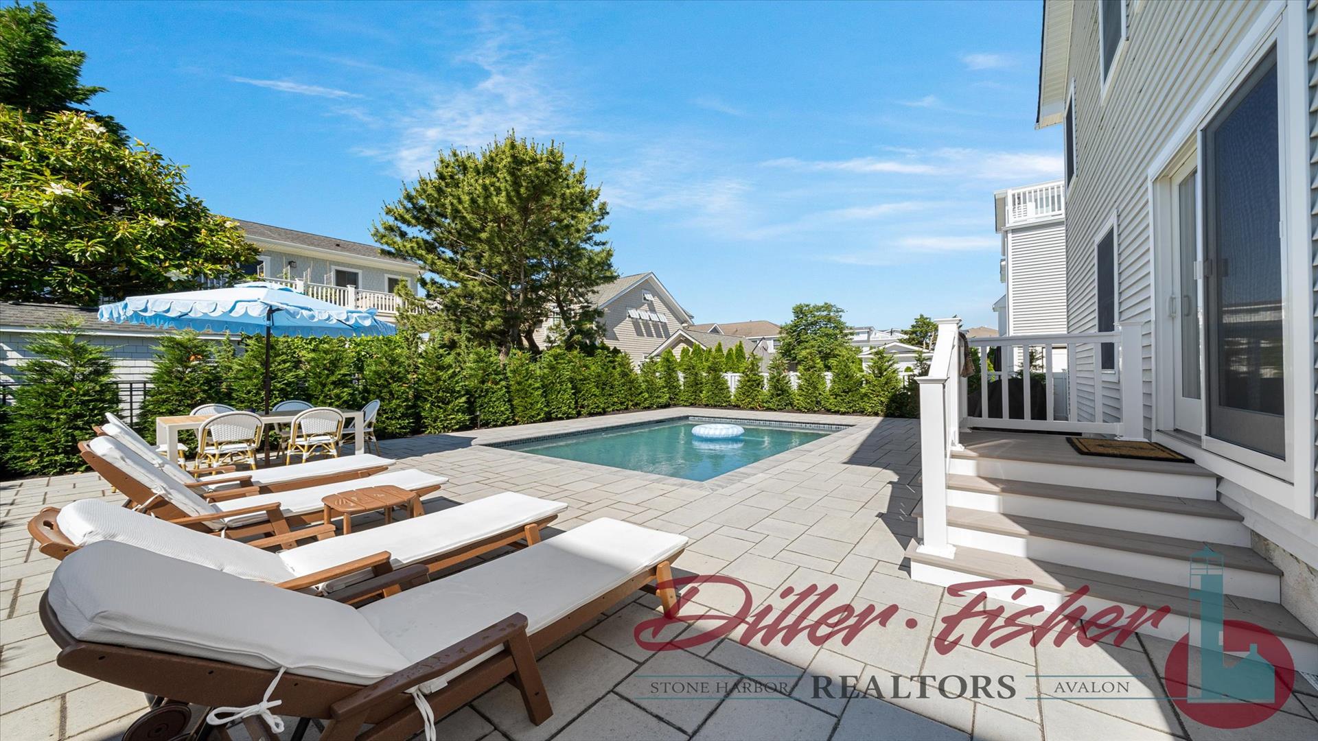 56 West 24th street, Avalon (2 Blocks to Beach)