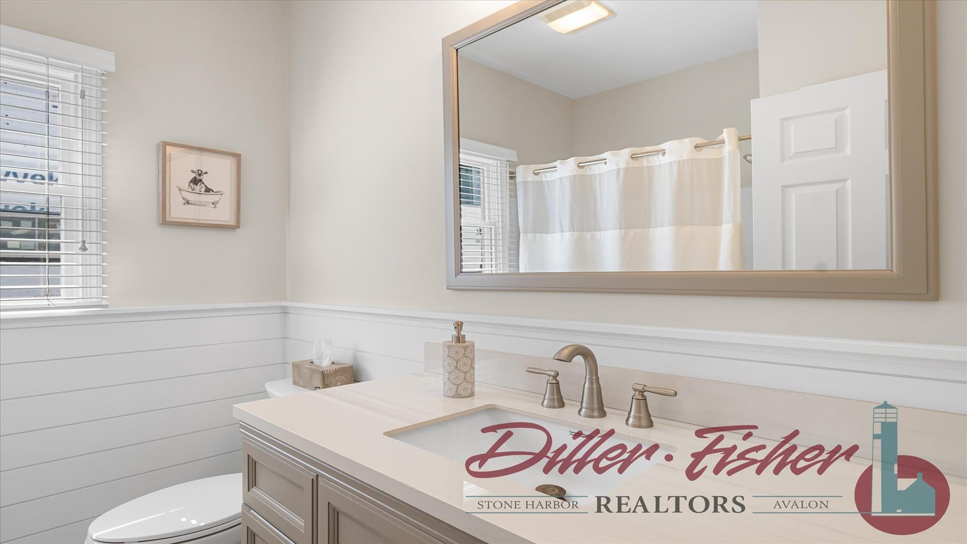 56 West 24th street, Avalon (2 Blocks to Beach)