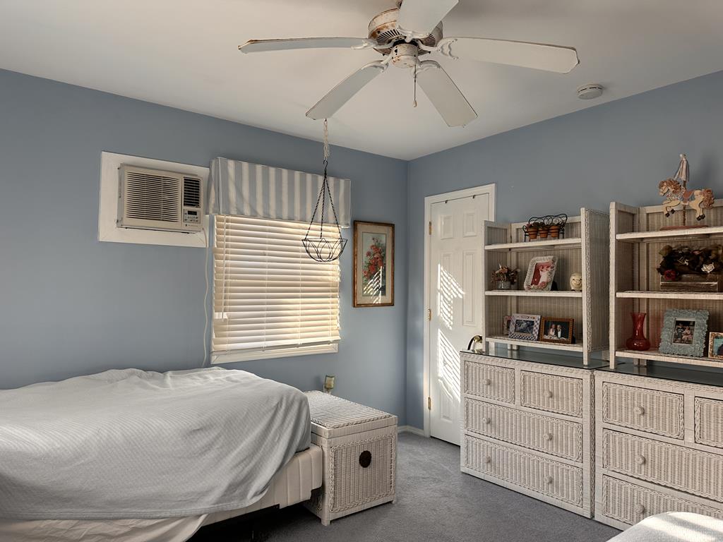 18 E. Mississippi Avenue, Haven Beach (Ocean Side)