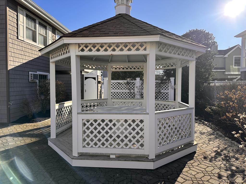 18 E. Mississippi Avenue, Haven Beach (Ocean Side)