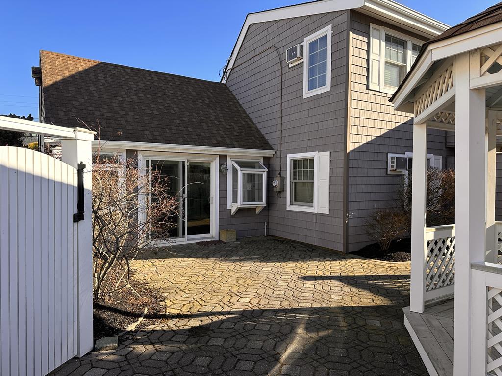 18 E. Mississippi Avenue, Haven Beach (Ocean Side)