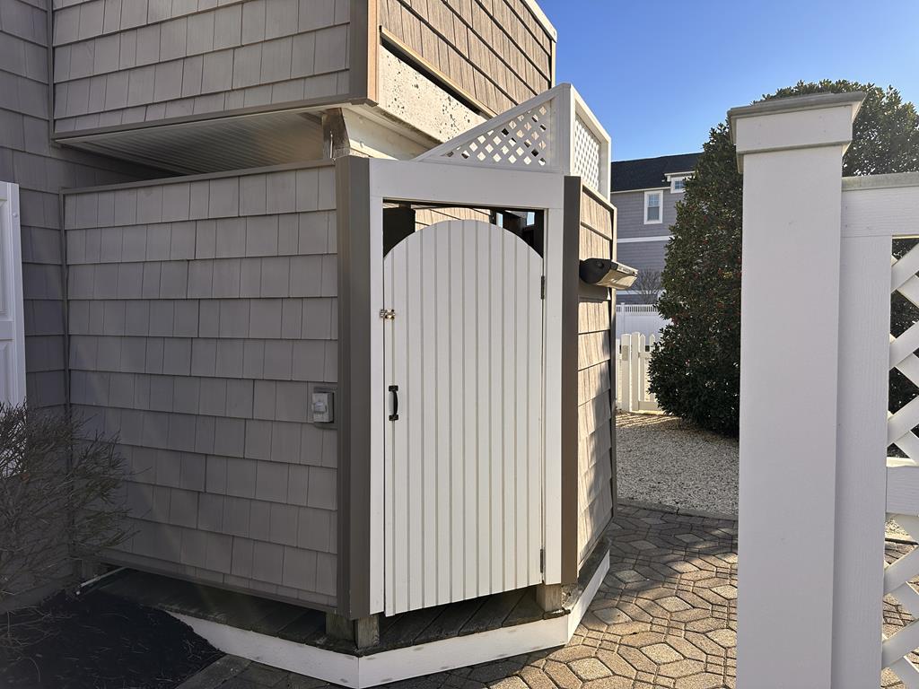 18 E. Mississippi Avenue, Haven Beach (Ocean Side)