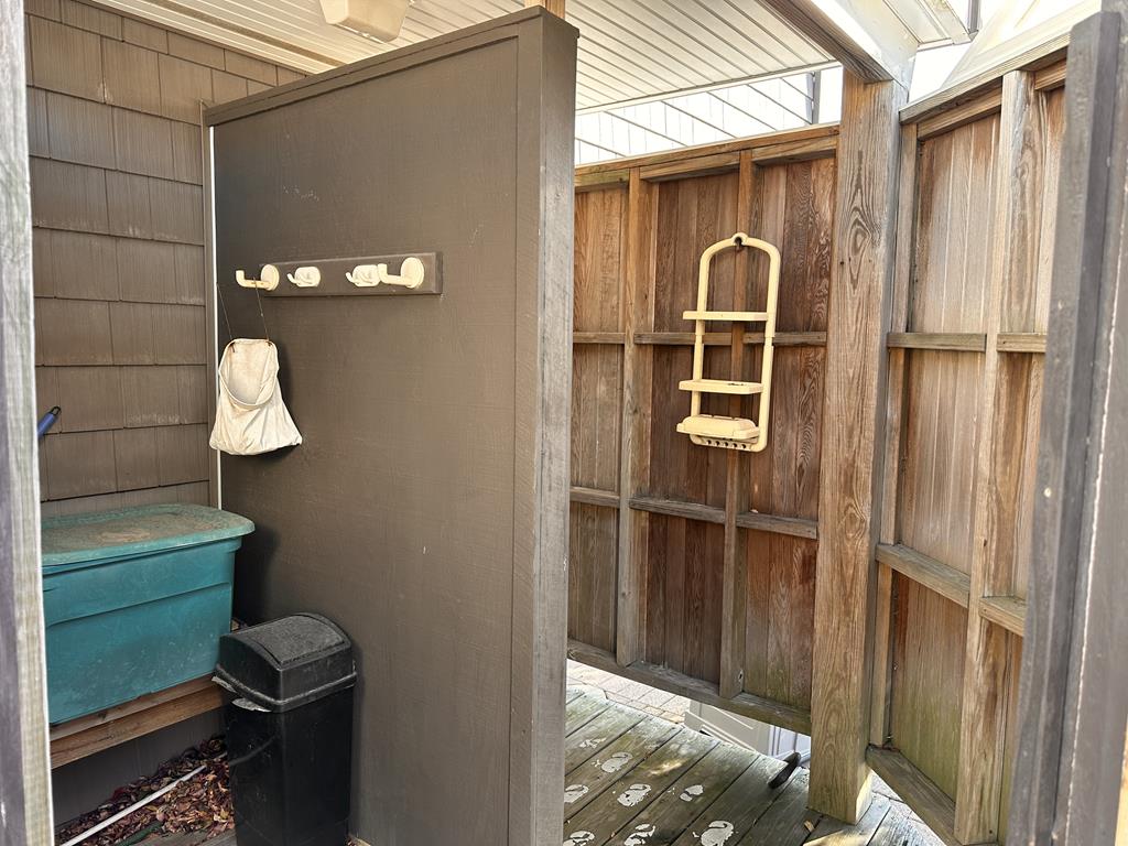 18 E. Mississippi Avenue, Haven Beach (Ocean Side)