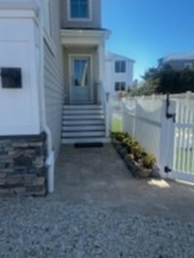 16 W Roosevelt Avenue. - ALARM, Holgate (Bay Side)