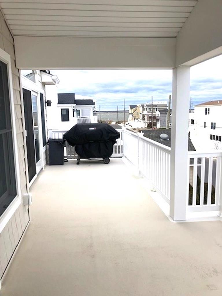 16 W Roosevelt Avenue. - ALARM, Holgate (Bay Side)