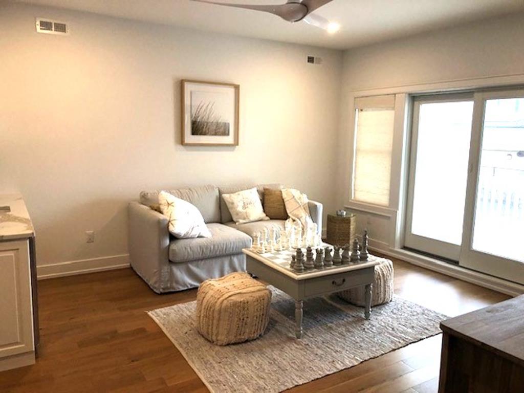 16 W Roosevelt Avenue. - ALARM, Holgate (Bay Side)