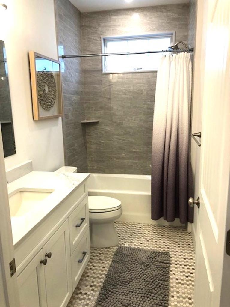 16 W Roosevelt Avenue. - ALARM, Holgate (Bay Side)