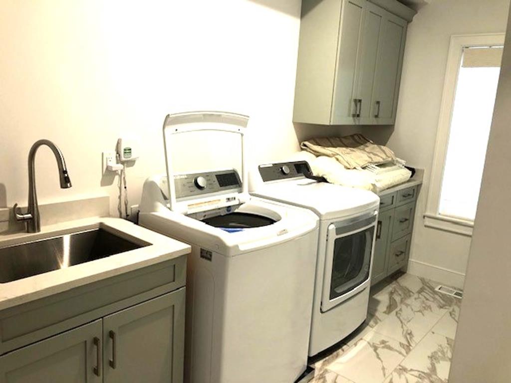 16 W Roosevelt Avenue. - ALARM, Holgate (Bay Side)