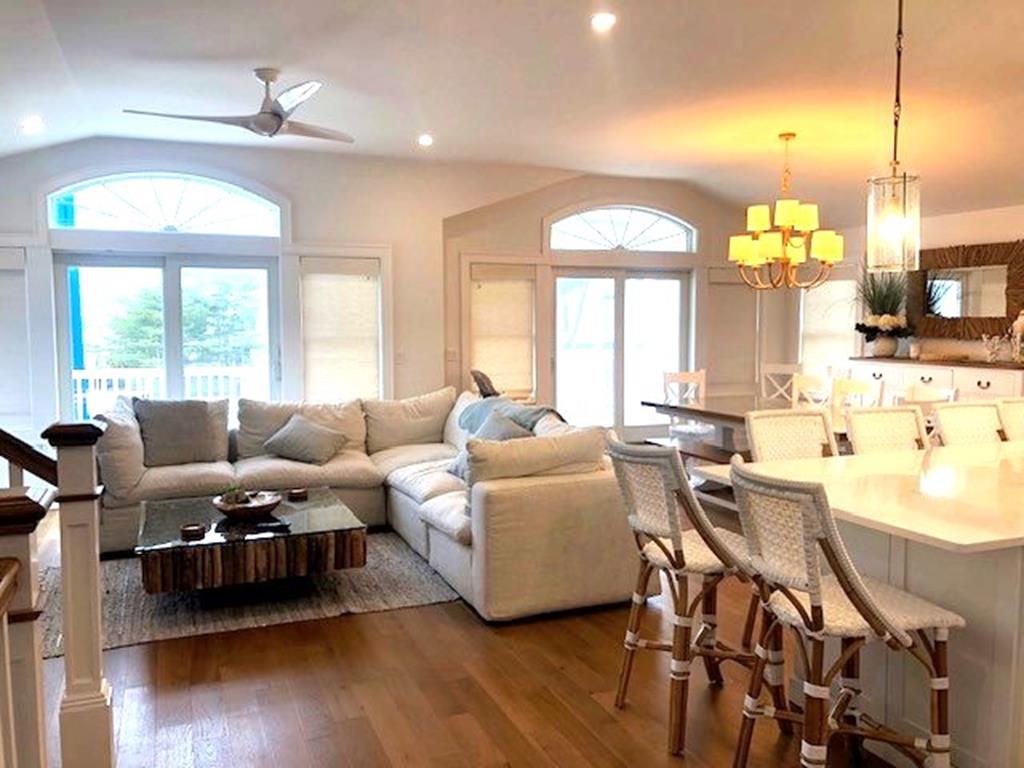 16 W Roosevelt Avenue. - ALARM, Holgate (Bay Side)