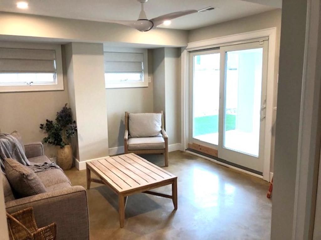 16 W Roosevelt Avenue. - ALARM, Holgate (Bay Side)