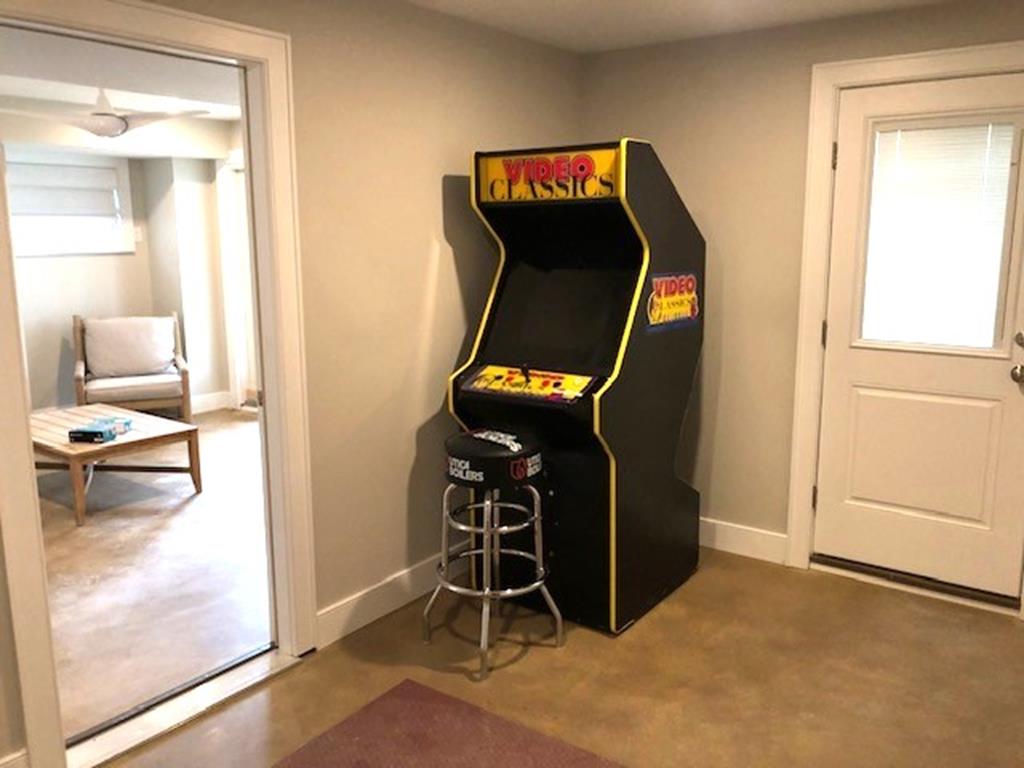 16 W Roosevelt Avenue. - ALARM, Holgate (Bay Side)