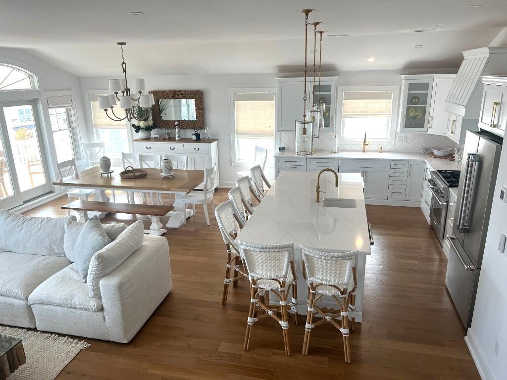 16 W Roosevelt Avenue. - ALARM, Holgate (Bay Side)