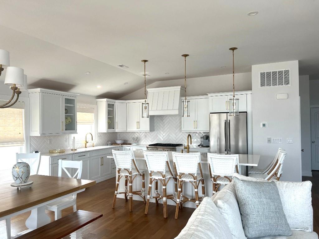 16 W Roosevelt Avenue. - ALARM, Holgate (Bay Side)