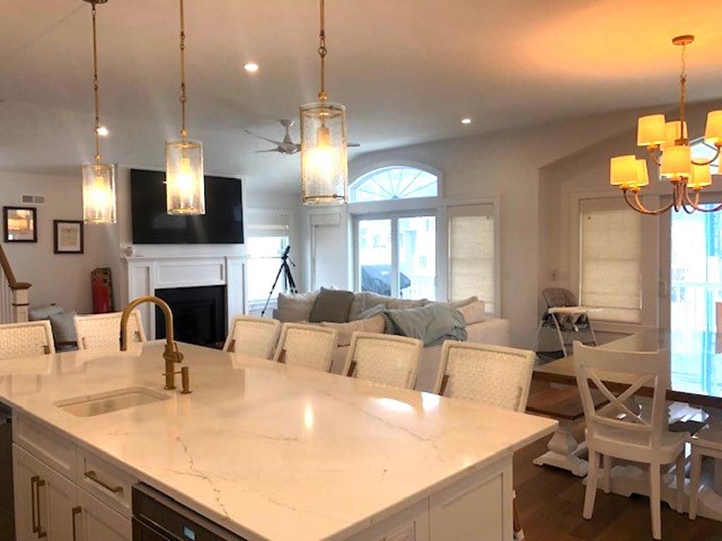 16 W Roosevelt Avenue. - ALARM, Holgate (Bay Side)